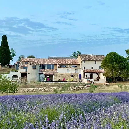 Guest house A La Ferme Au Milieu Des Lavandes